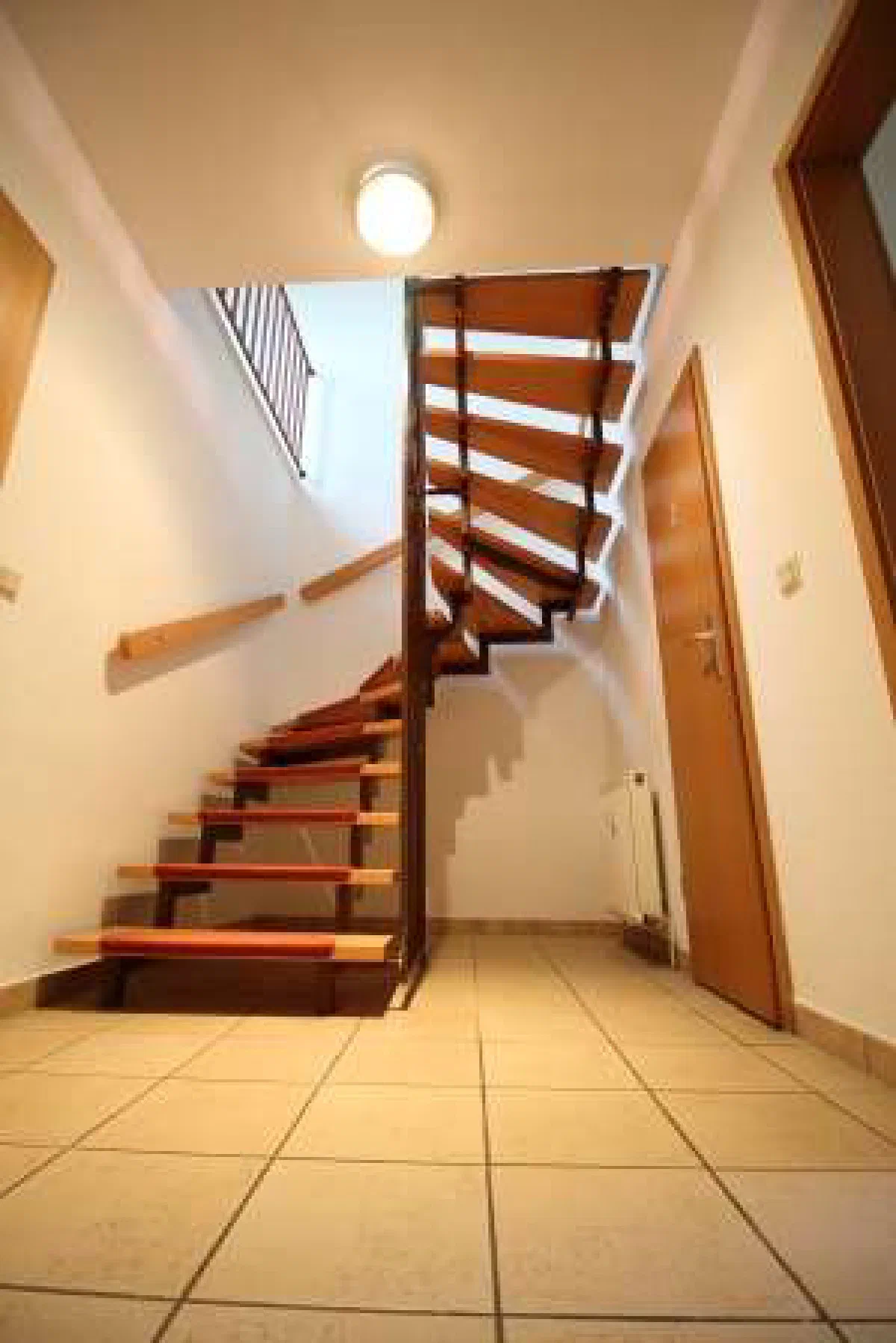 4 Zimmer Wohnung mit Balkon über 2 Etagen